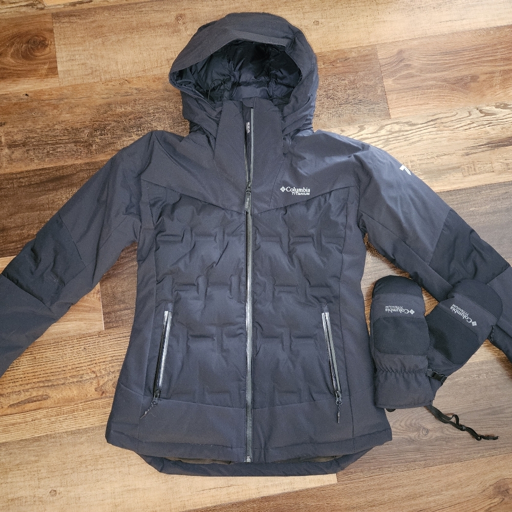 NWOT Womens Columbia Titanium Omni-Tech Down Jacket With Gloves